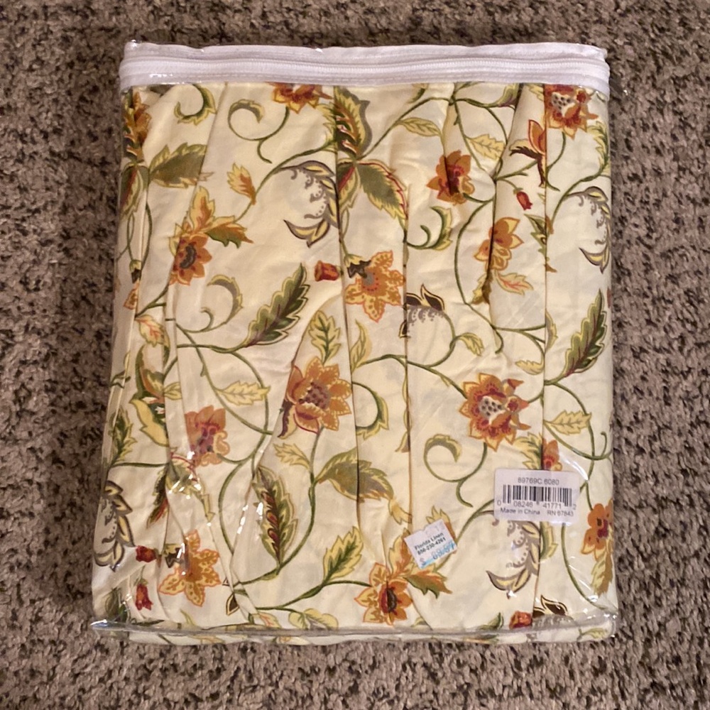 Queen Floral Dust Ruffle - Picture 2 of 2
